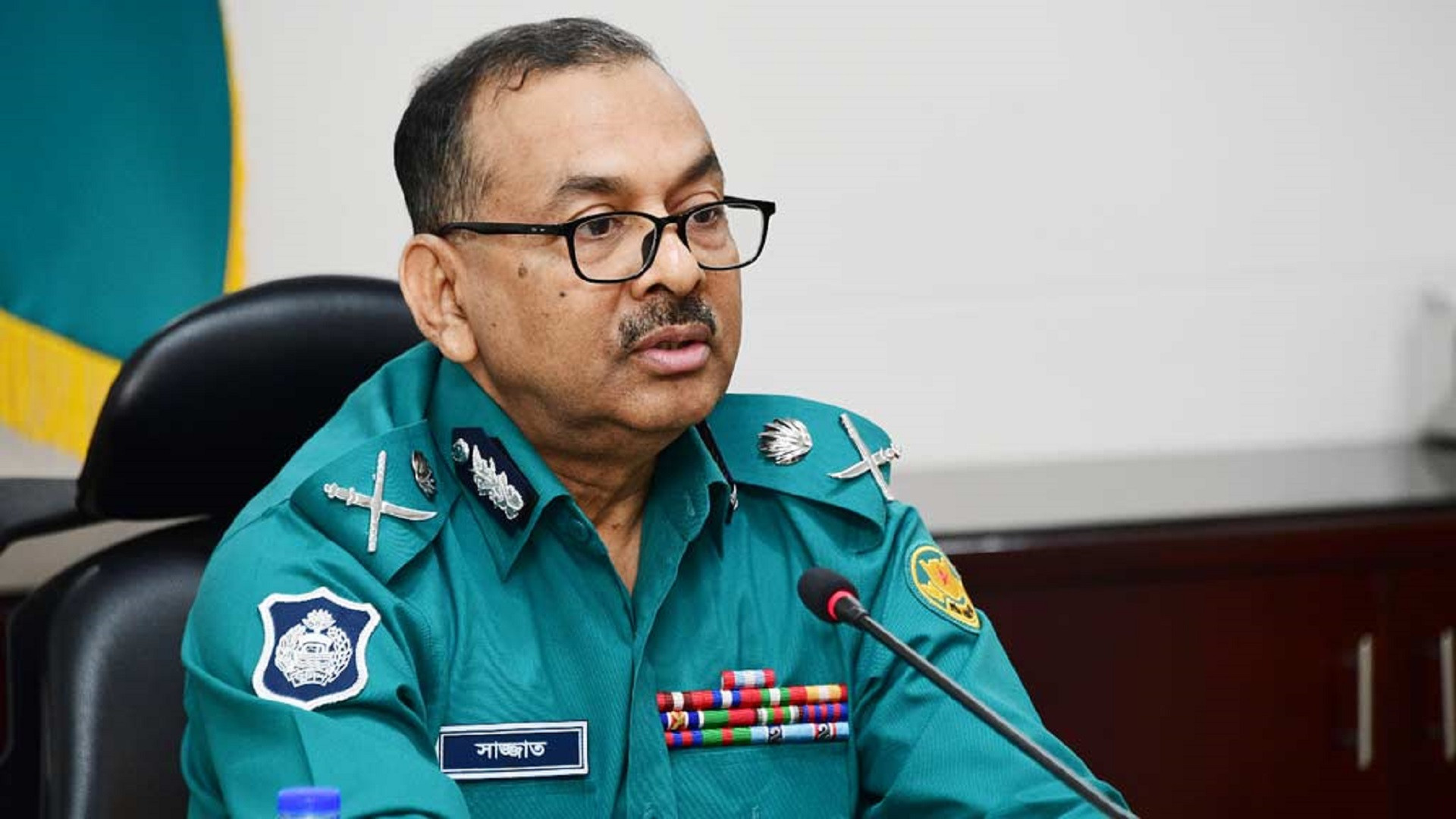 পুলিশের ওপর হামলা বিষয়ে যা বললেন ডিএমপি কমিশনার